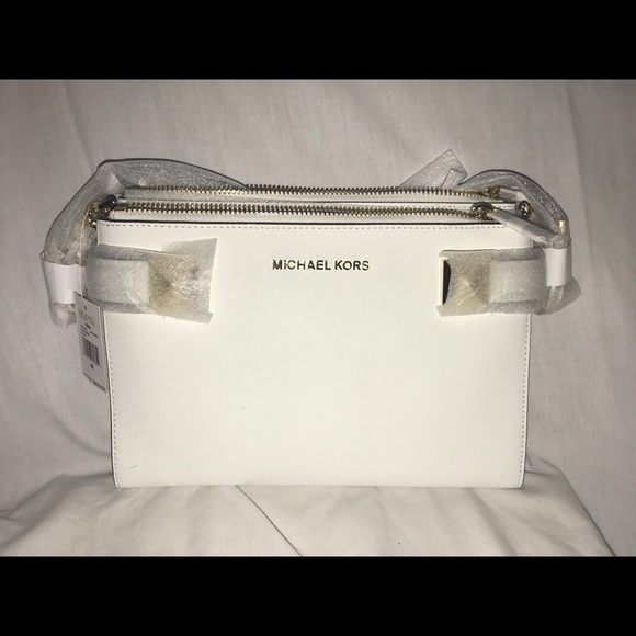 Michael Kors Handbags - Micheal kor crossbody